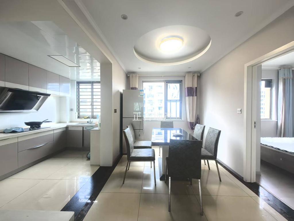 锦绣江山，边户，电梯好楼层，精装三房，单价5200+，看中谈，满二.