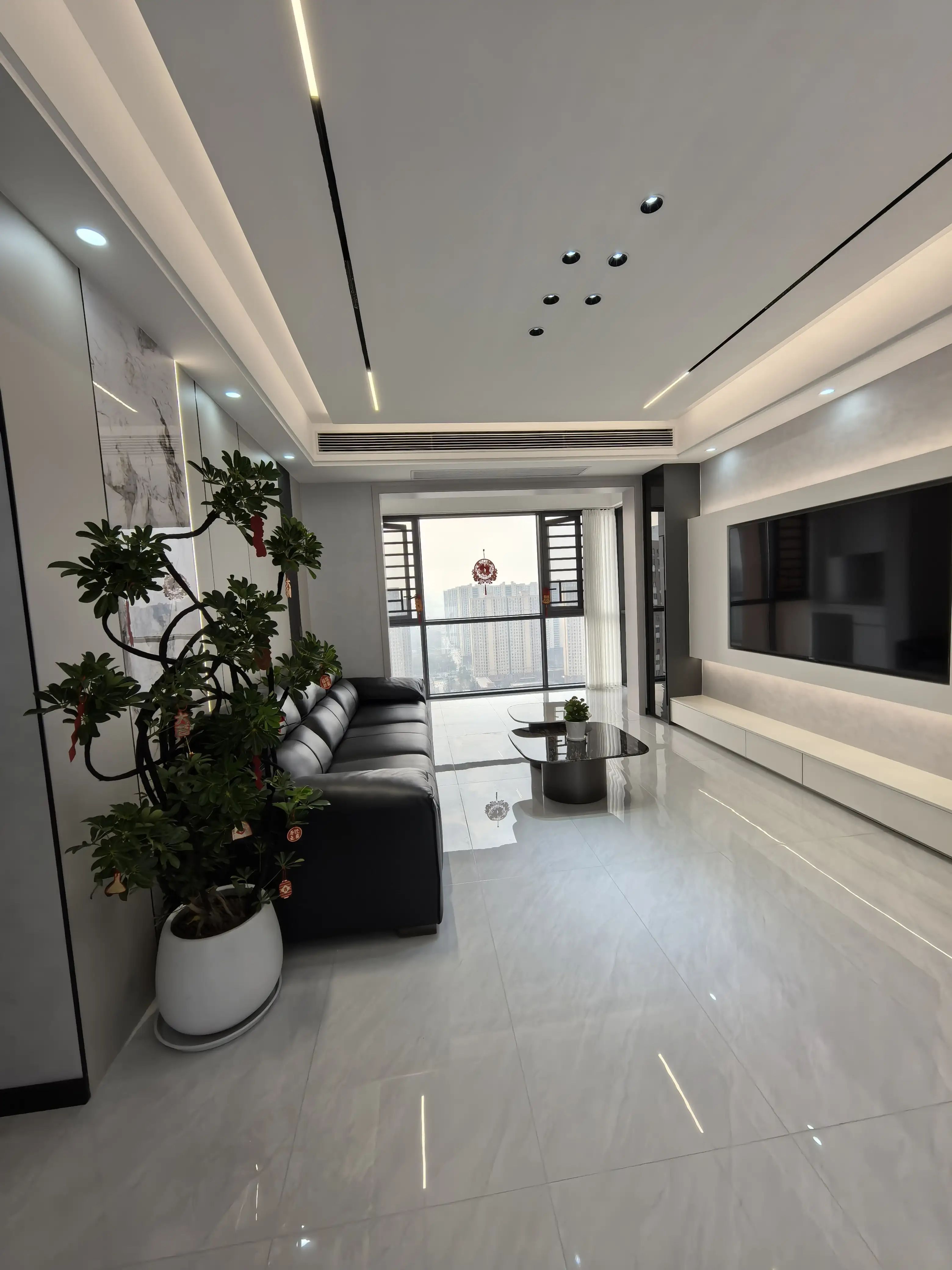 新妇幼对面，鸿昇现代城二期，精装三房两卫，边户，全新装修，好楼层