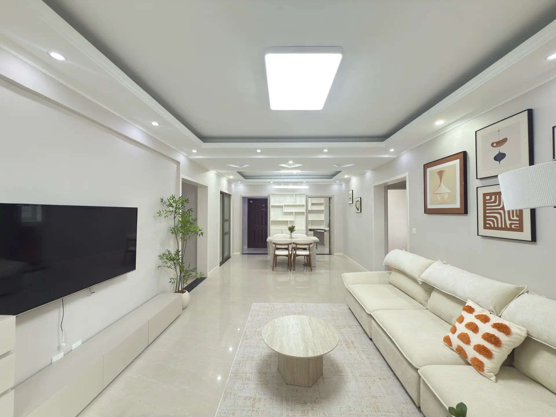 捡漏，武商旁，电梯小高层，电梯精装四房，家具家电全送，单价4300。