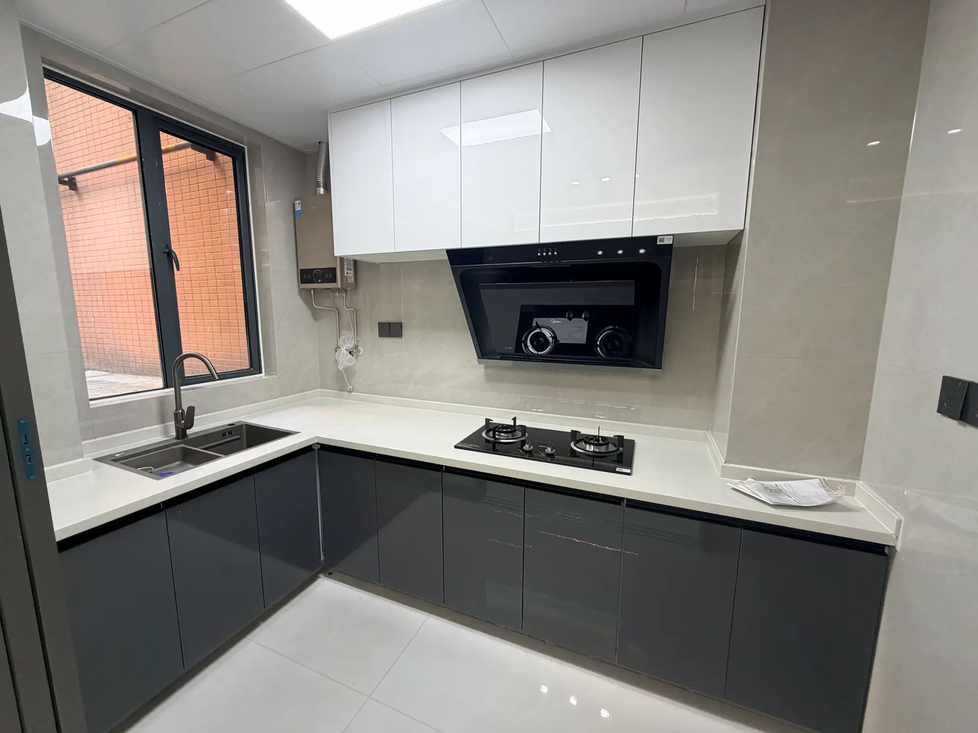 沔街上，紫金城，南向带院子，精装3房2卫，单价4千多，证满二