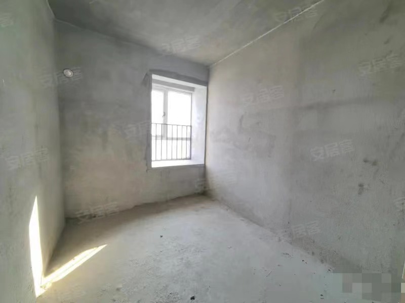 降价了，捡漏，风和日丽，好楼层，单价4700，满二，还带车位，比补贴还便宜，三开间朝南