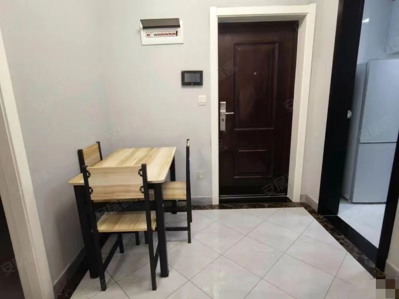 240，荣怀，精装两房，精装9成新，41个比毛坯都便宜，好楼层，证满二