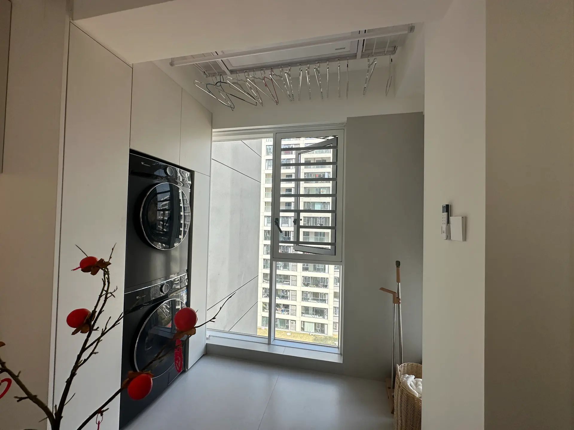 城南，蓝天花园，1梯1户，精装三房，好楼层，诚心出售