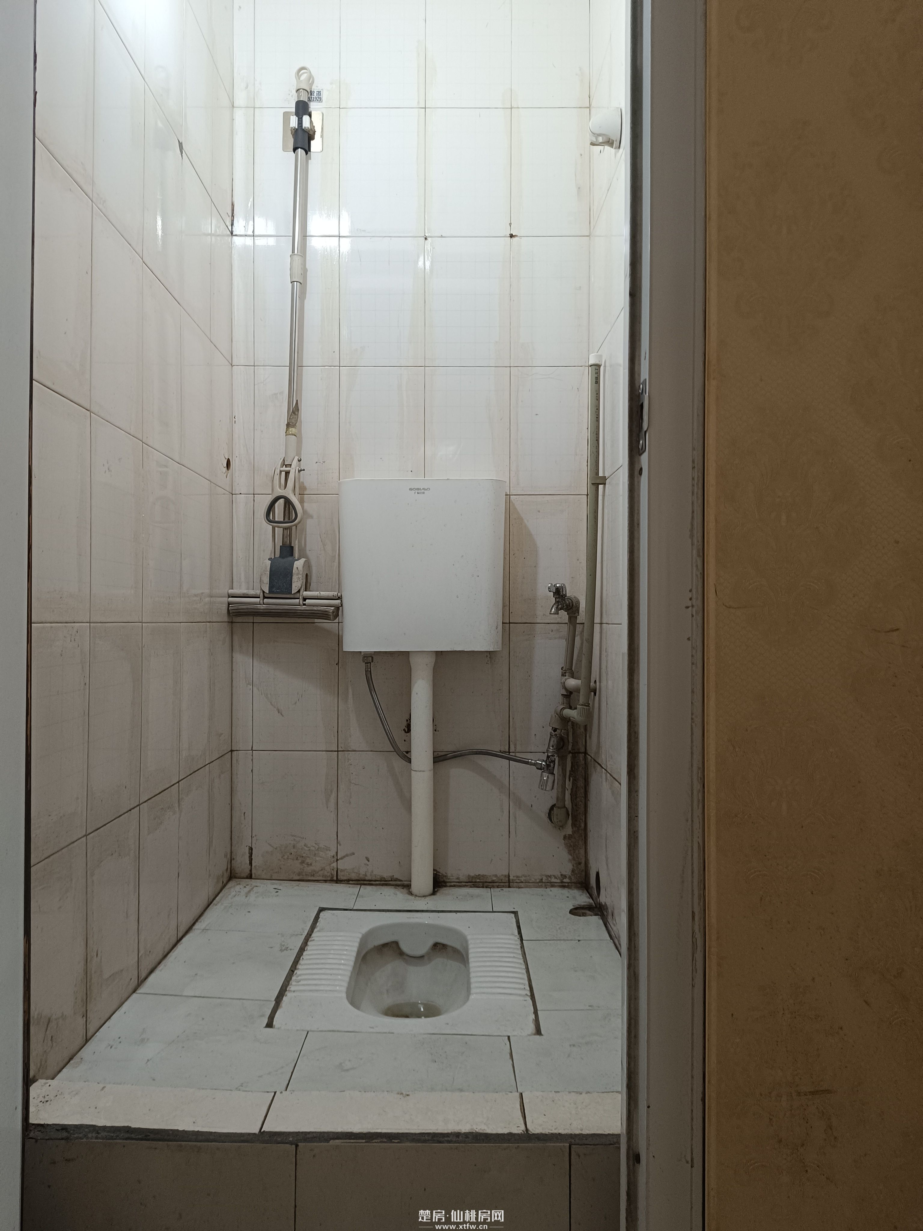 出租干河地富小区临街门面5.8米高两层