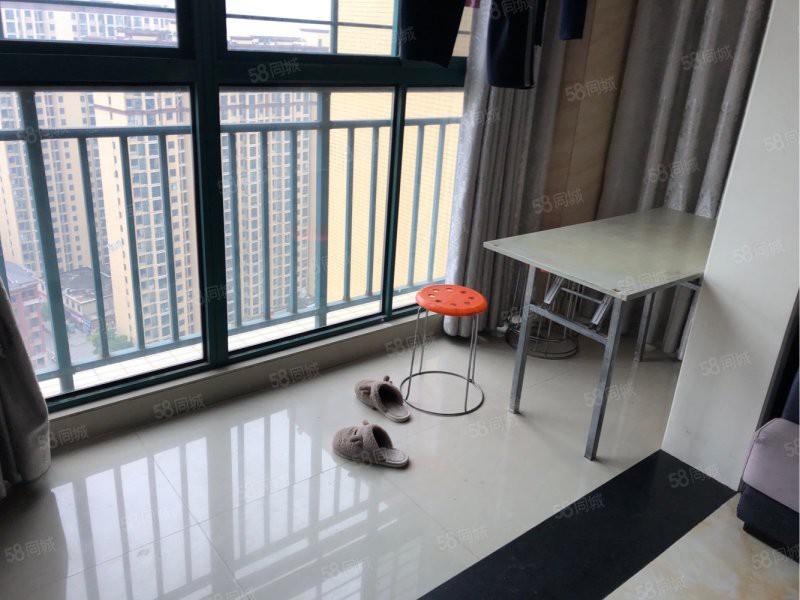 新城壹号精装三房两卫118平，证满二