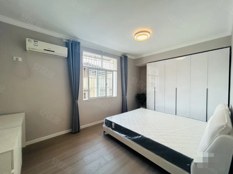 174，仙桃大洪小区，步梯三楼，全新装修。精装三房，采光好，拎包入住