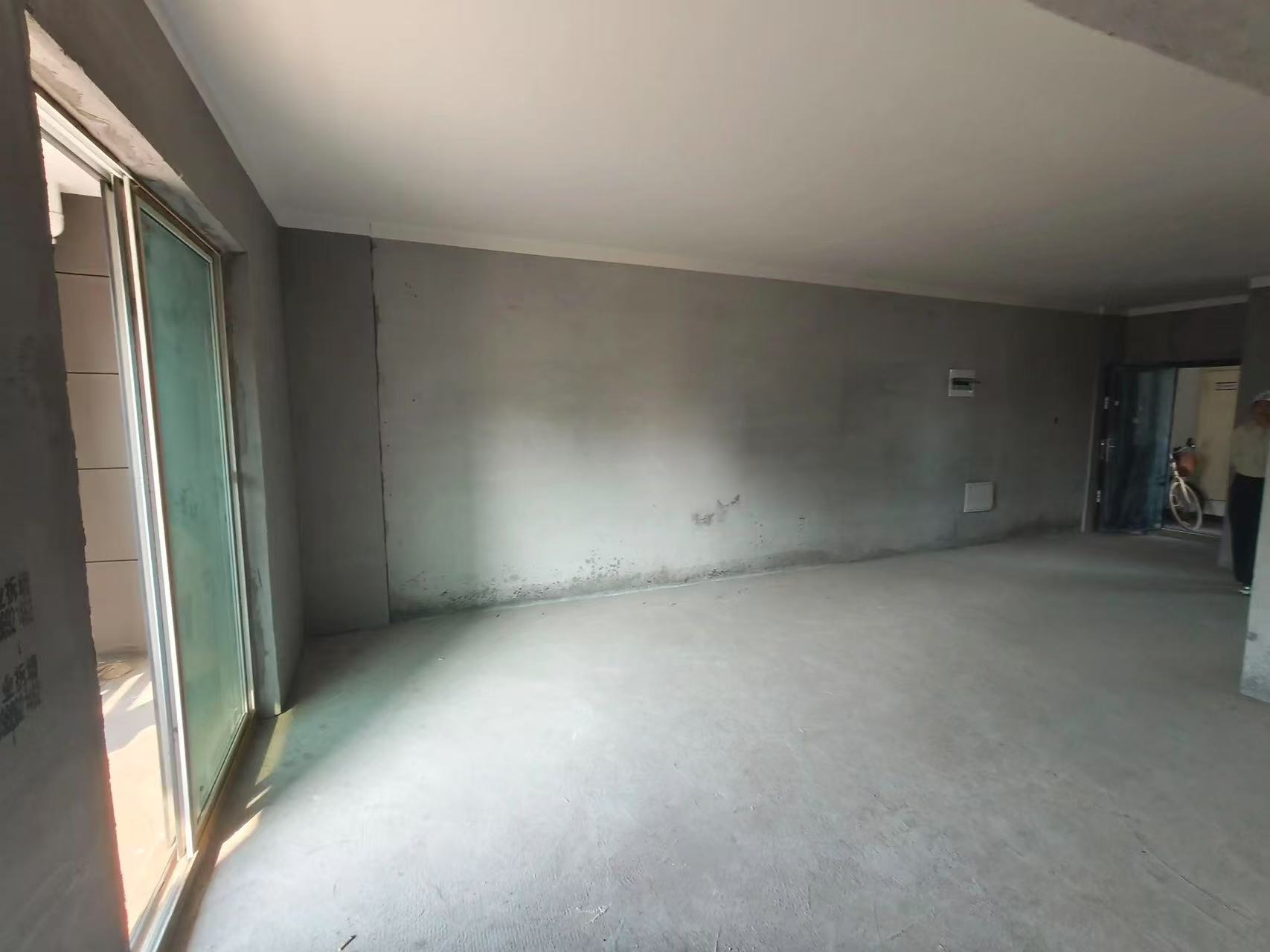 城南，森林国际北苑，精装三房两卫，好楼层，东边户，7米长阳台