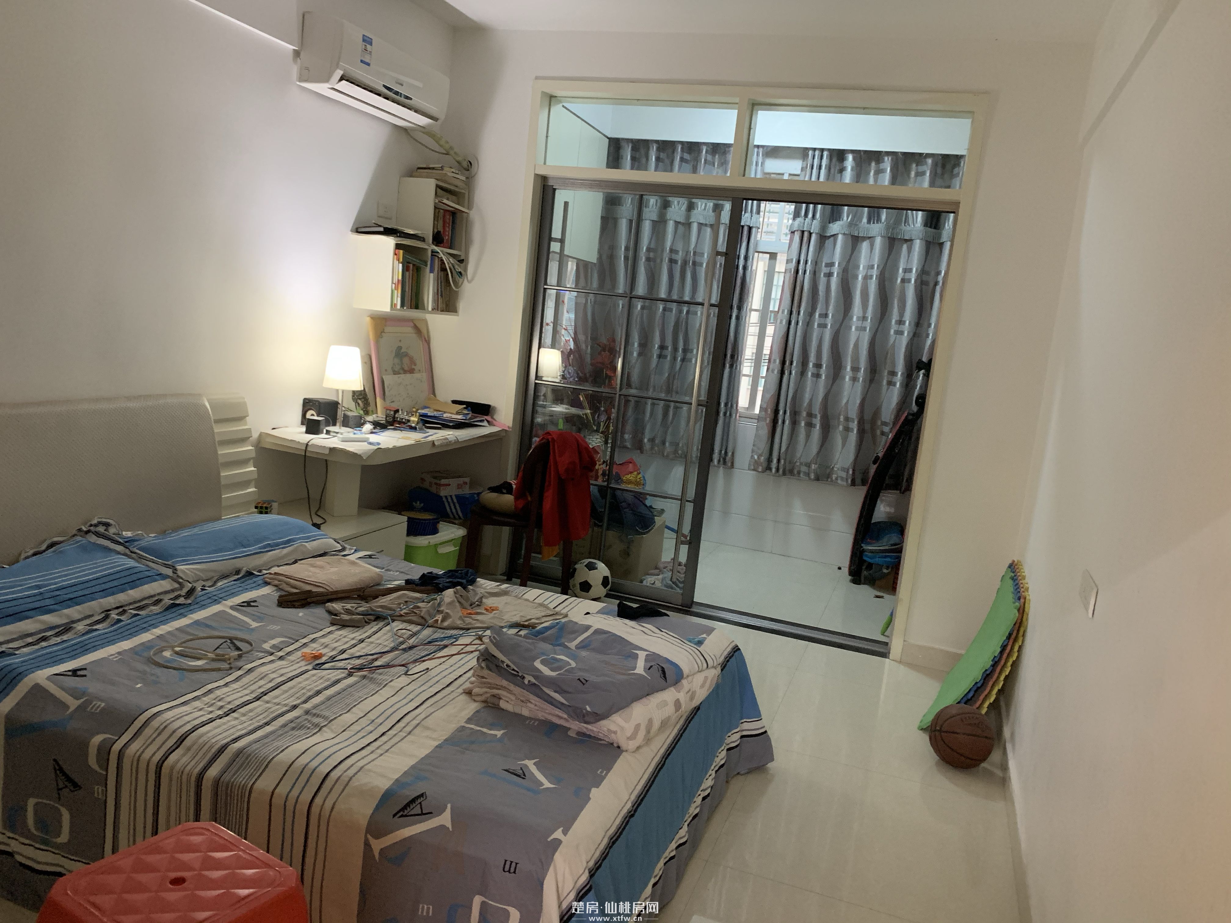 公交文明小区，有天然气，拎包就可入住