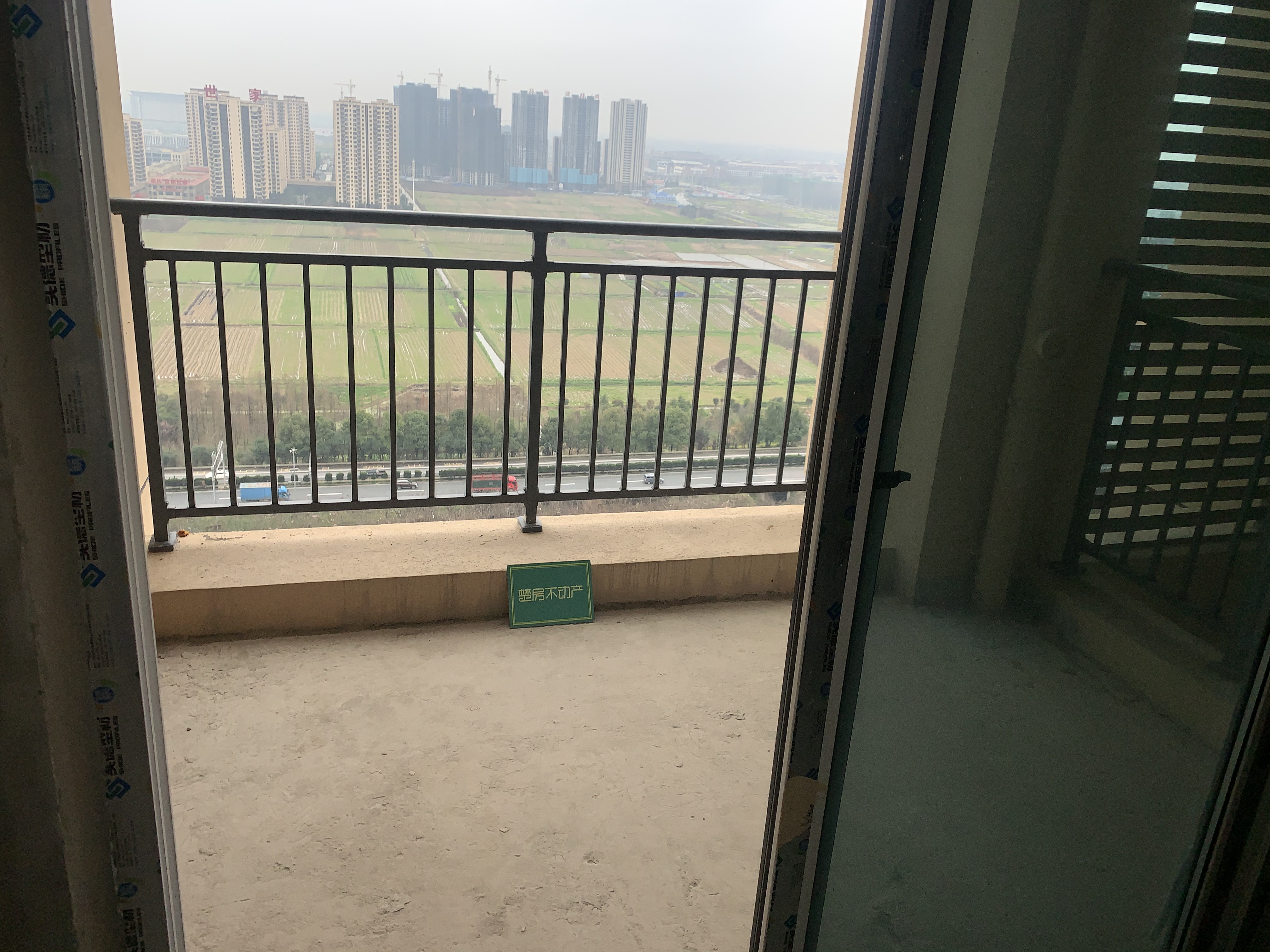 南国明珠毛坯三房楼层好喜欢就来