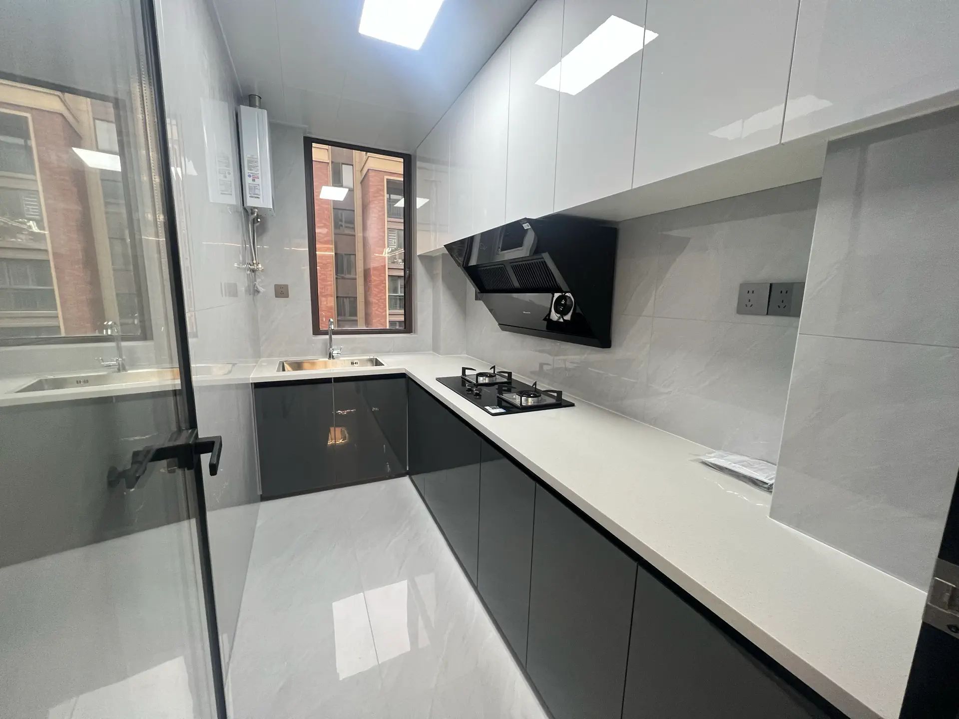 捡漏，绿地香格里拉，电梯小洋房，精装3室2厅2卫，好楼层，证满二