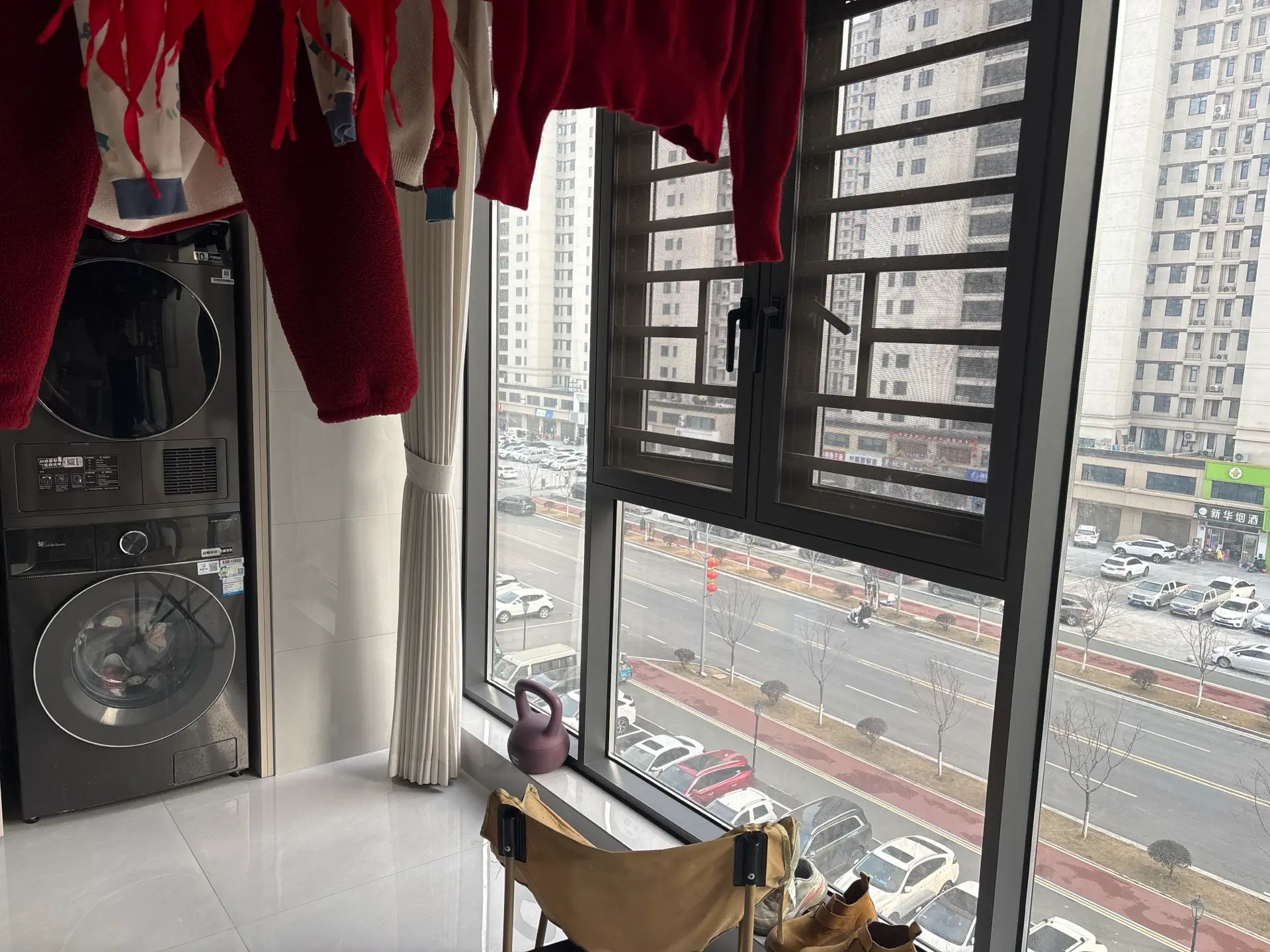 城南，蓝天花园，小高层，1梯1梯，精装三房，好楼层5楼，9成新，证满二