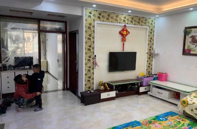 新景园3室2厅2卫1厨1阳台