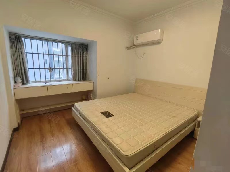 231，武商附近，浅水湾中央公园，电梯好楼层，老证，单价4700多，四房2厅，采光视野好