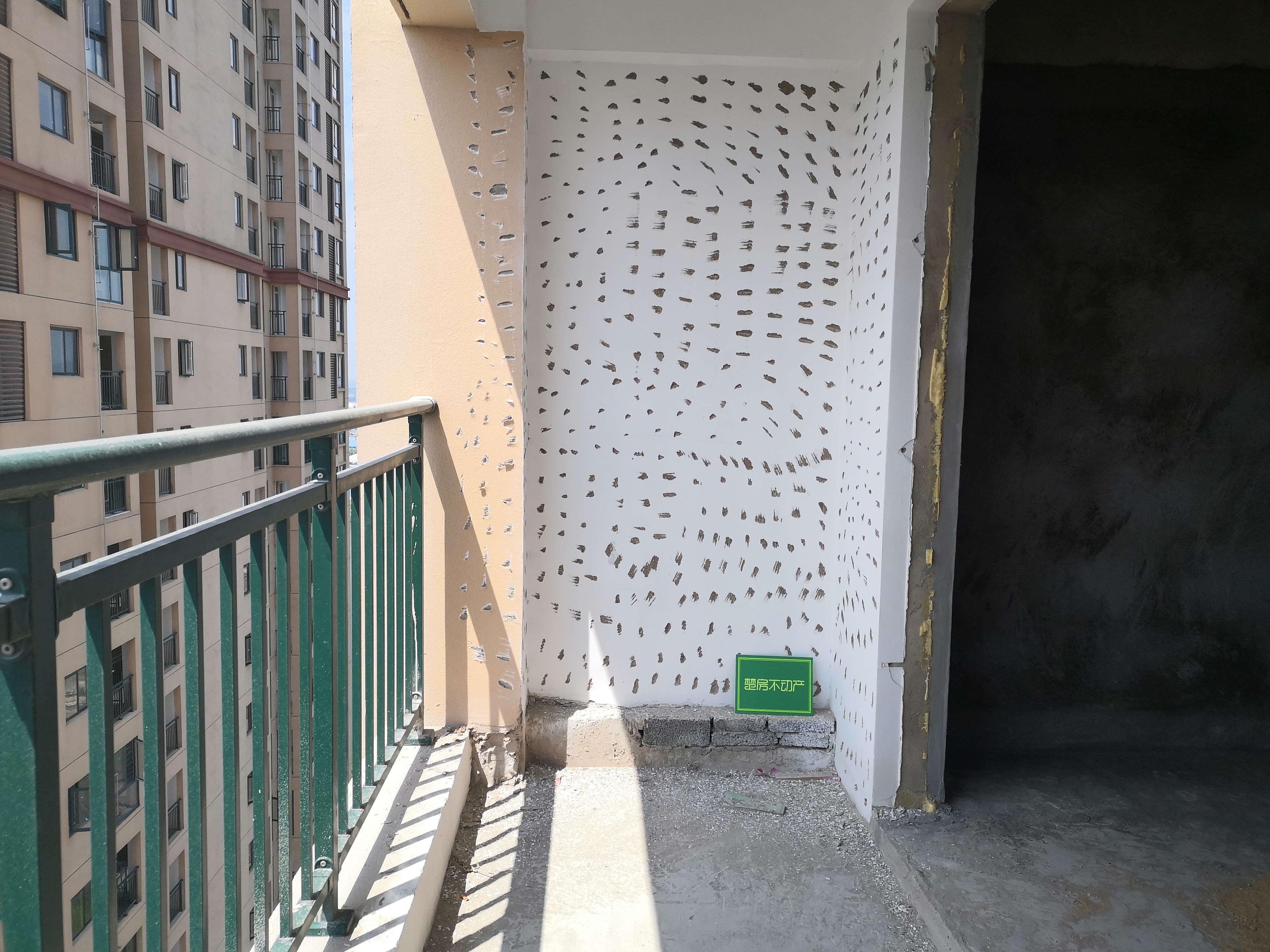 都市高尔夫南城次新小区电梯中高层视野奇好两房单价5000