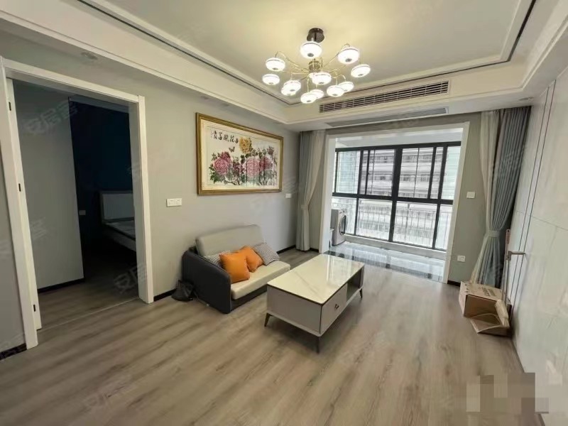 255，商城老三中旁，三合鑫城，99成新，精装三房，单价5500，带大露台电梯好楼层15楼