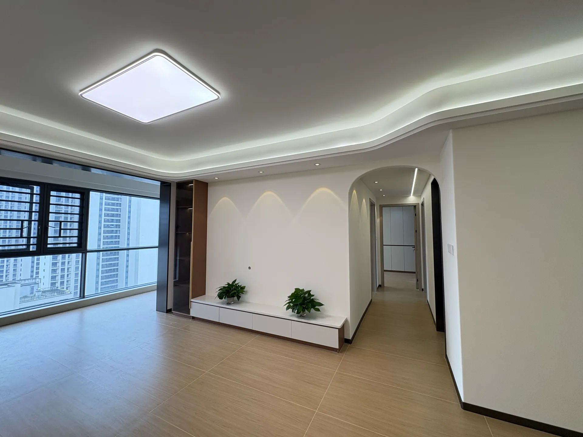 亏本出，城南，吾悦华府，全新精装三房，中间好楼层，证满二