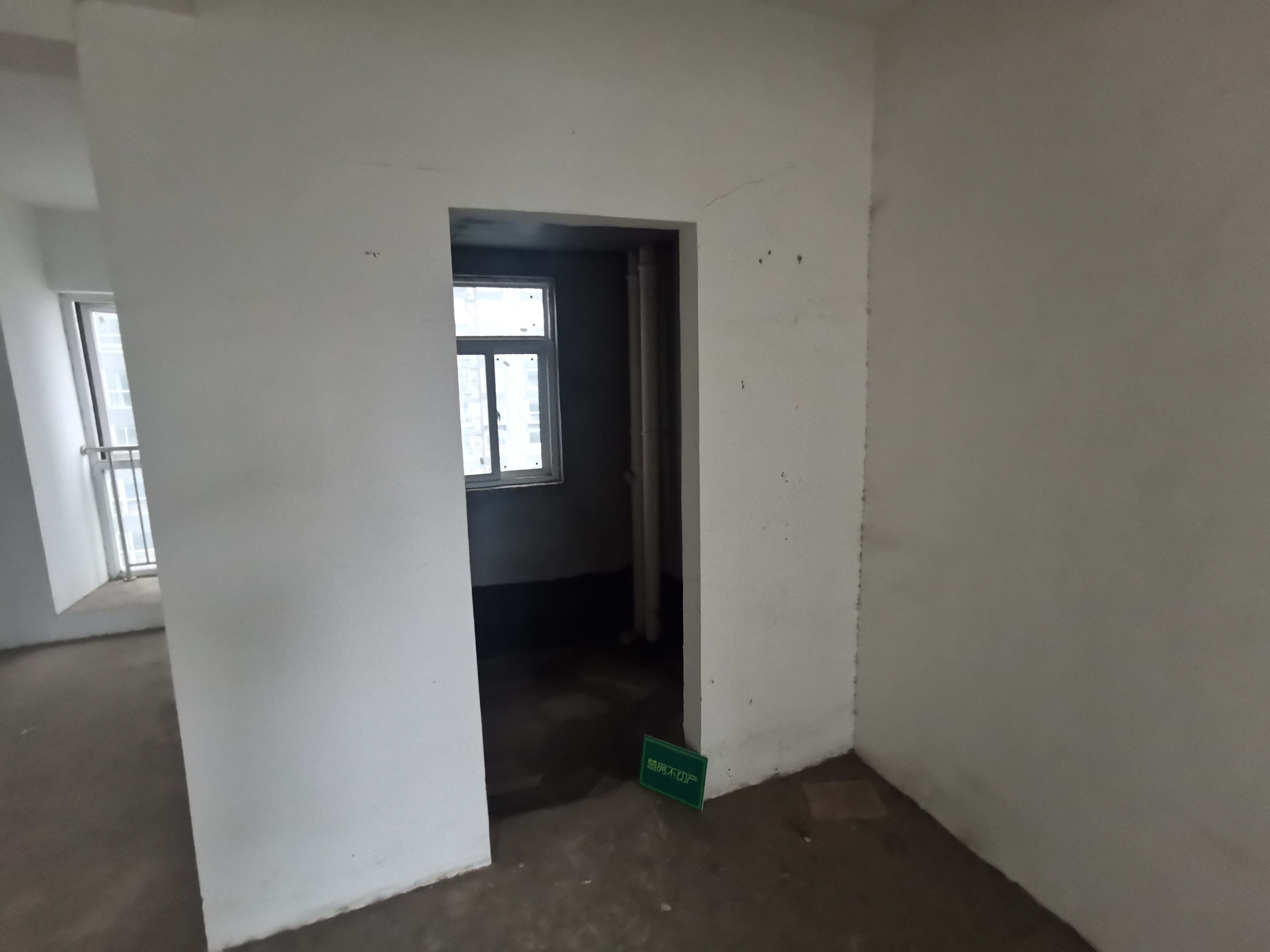 福星城毛坯大三房老证看房方便