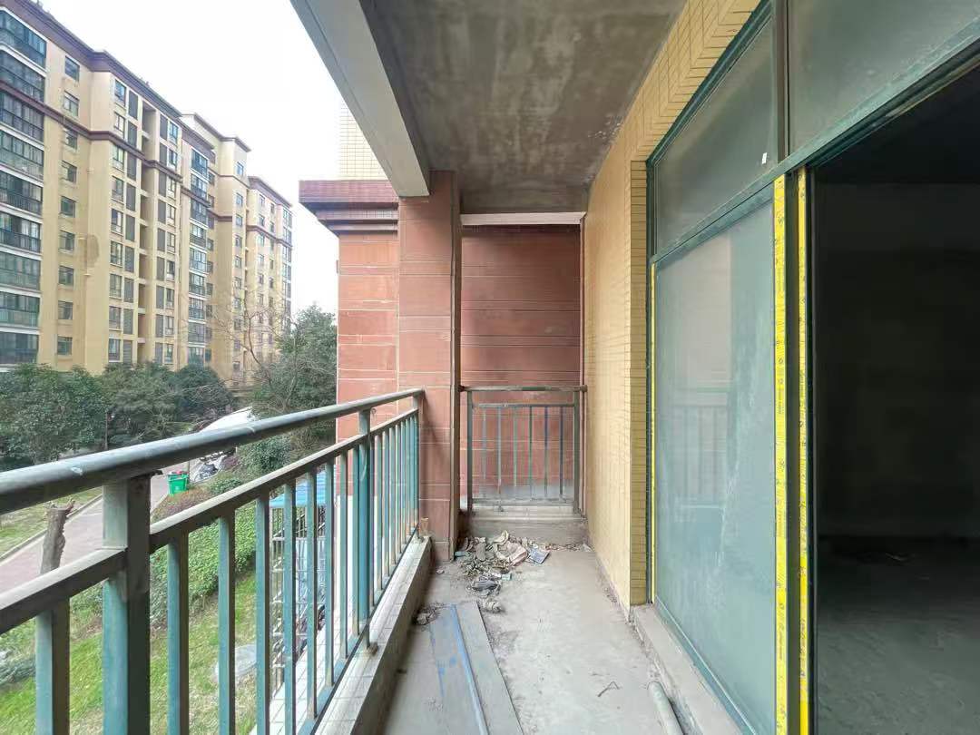 速度捡漏，城南，新城一号，单价3880，带一个大露台，证满，南北通透二