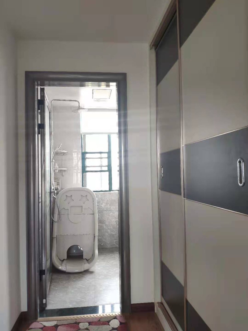 新城一号大户型，精装修，双阳台，交通便利