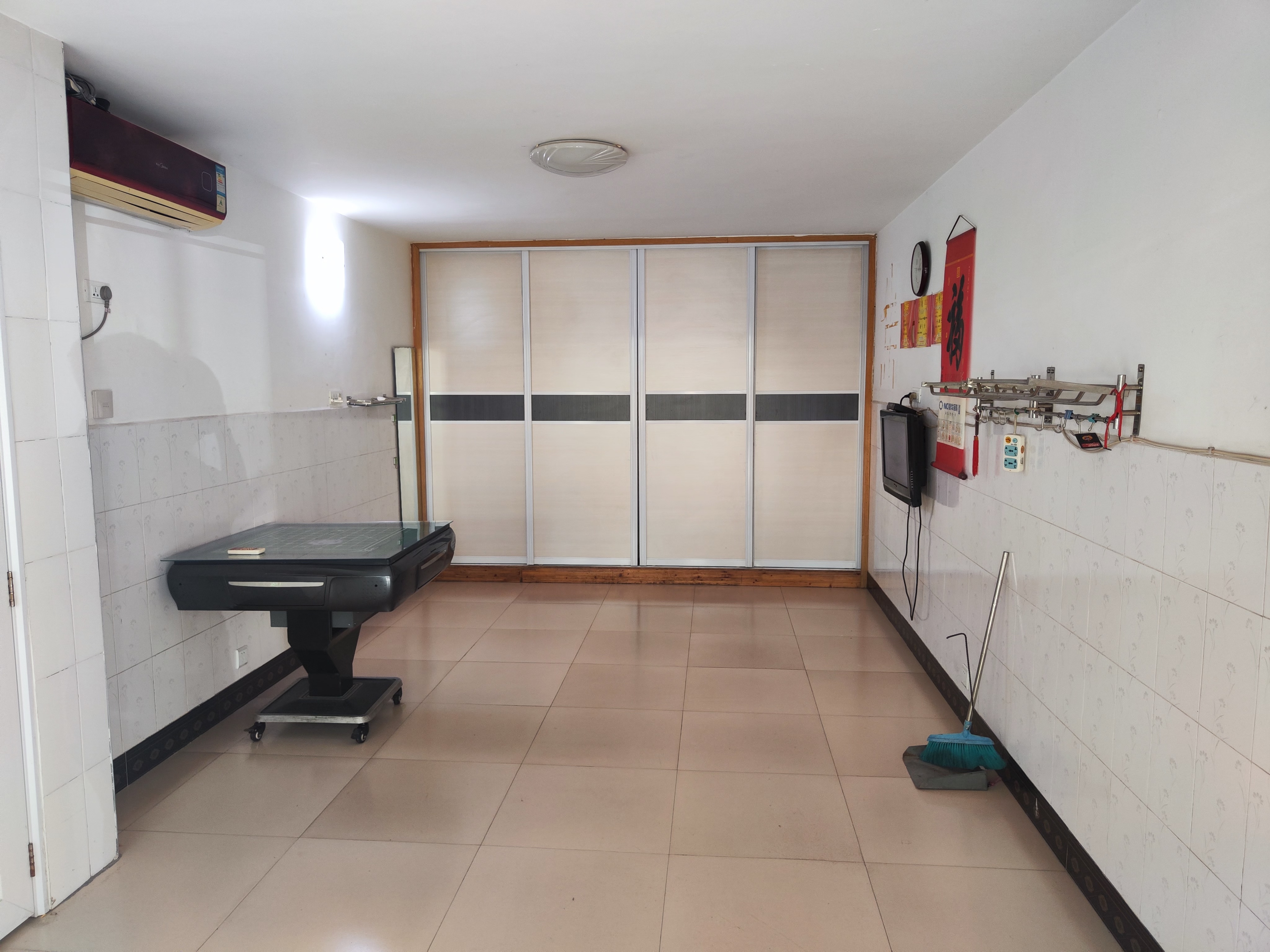 人社局宿舍有院子好停车看房方便证件满5