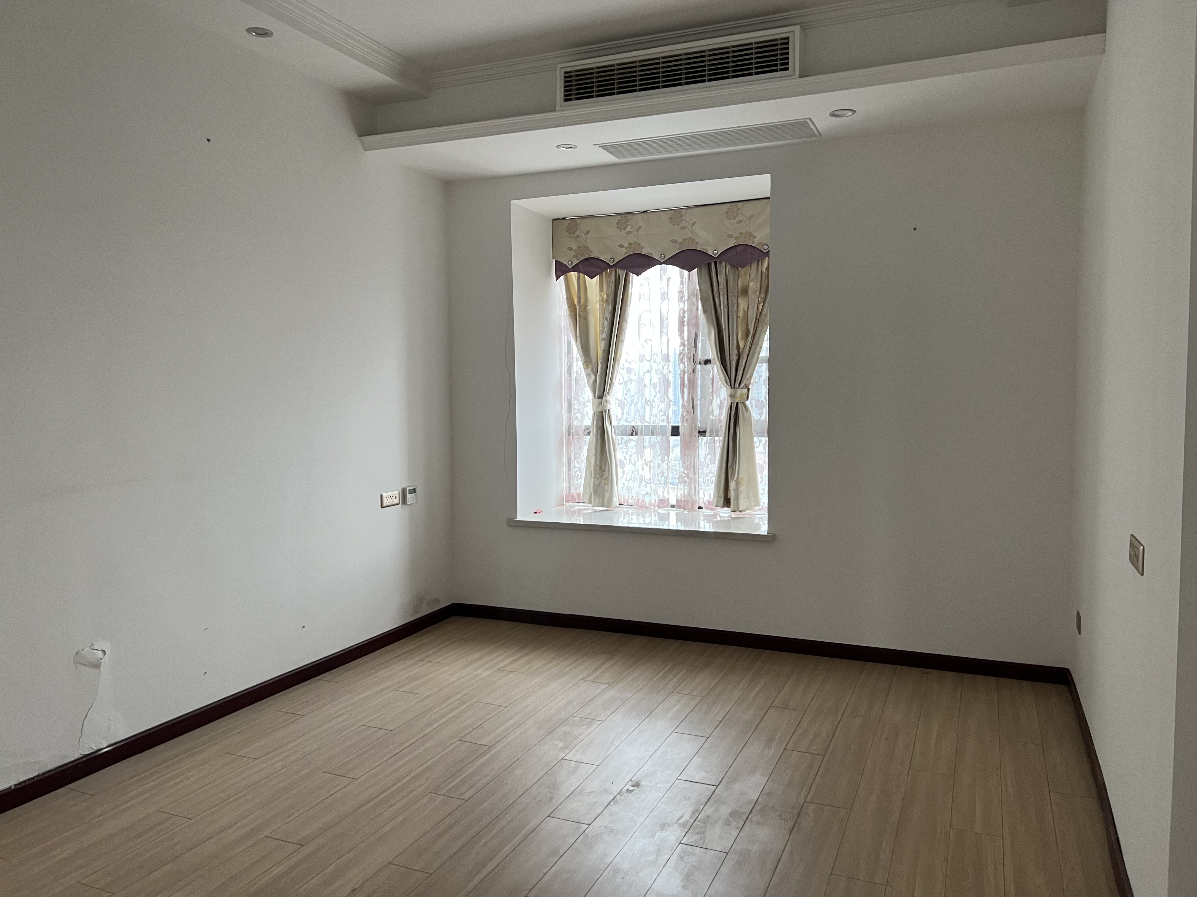 大新路商城大厦好邻居，世界城主城区住房，高层电梯房，大户型