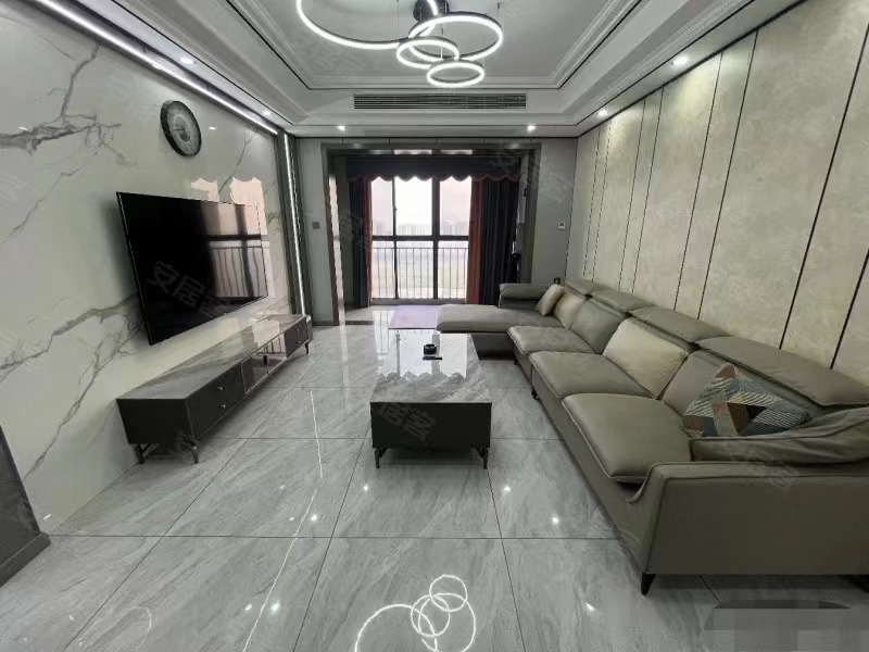 急售，城南 沔街，精装四房， 单价6300，队口元泰新三中， 证满二 ，全屋中央空调 东边户，好楼层