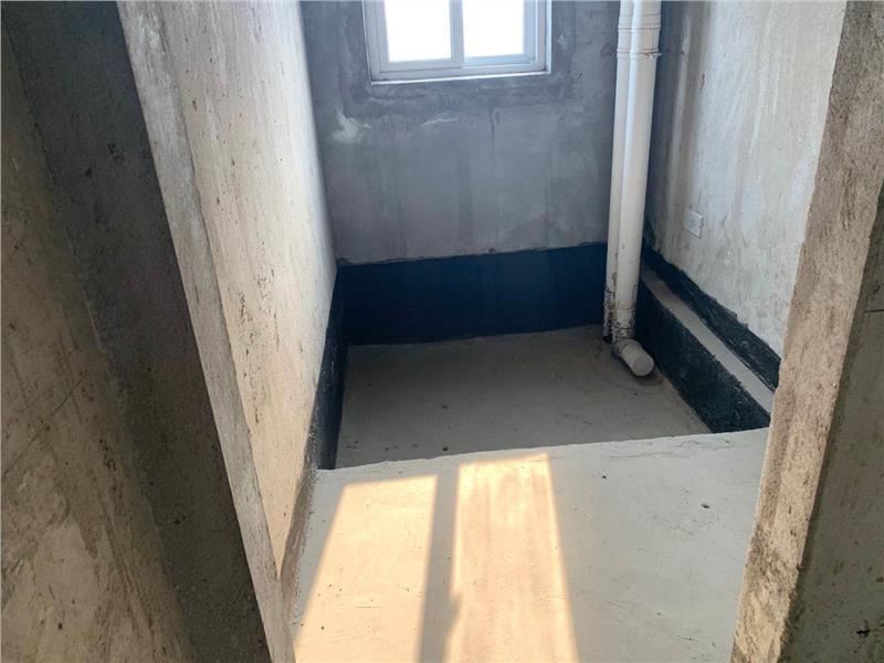 城西鸿昇现代城144平大四房送超大入户花园证满两年过户费低