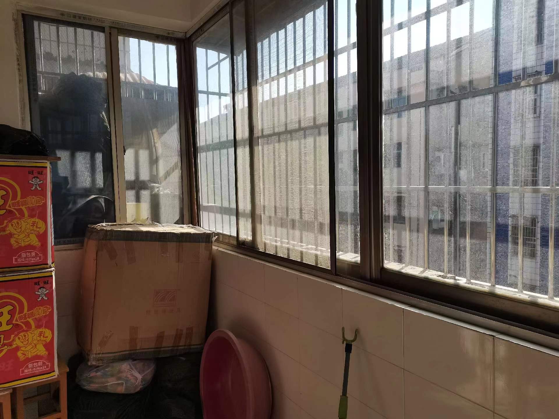 老城区环球对面楚珠花苑装修大三房好楼层