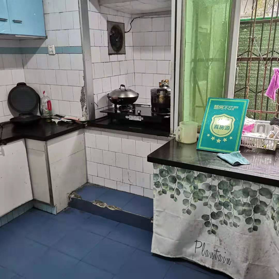 何李路油炸湾社区私房好停车