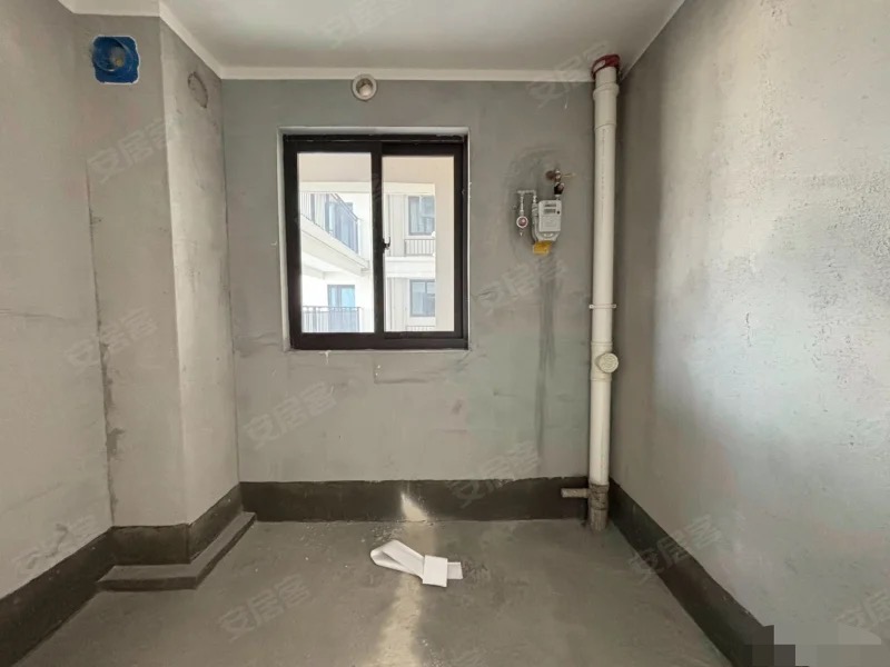 272，吾悦，凤凰层，现房。比补贴便宜多了，单价5000，一手网签，采光好