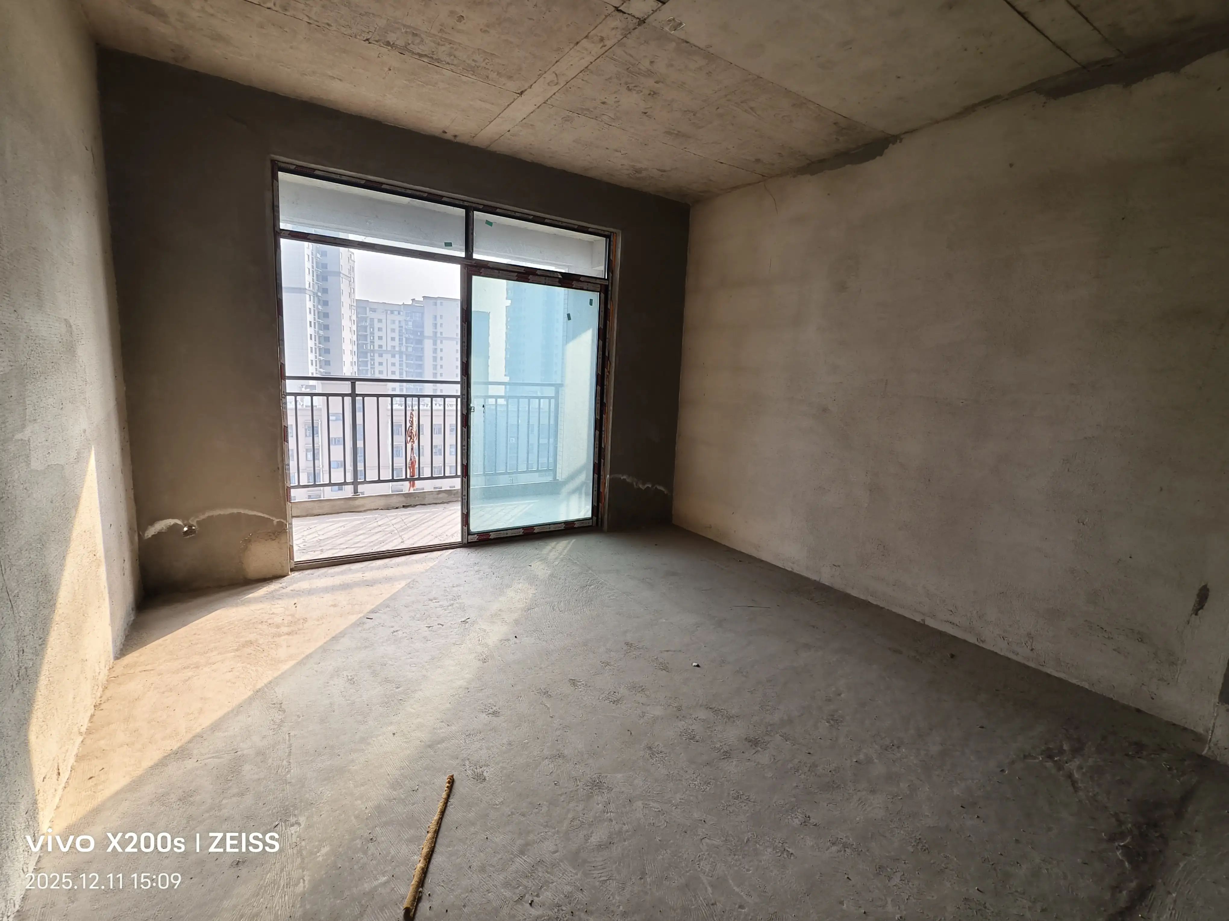 捡漏，时代天骄，单价2850，毛坯三房，好楼层20楼。证满二