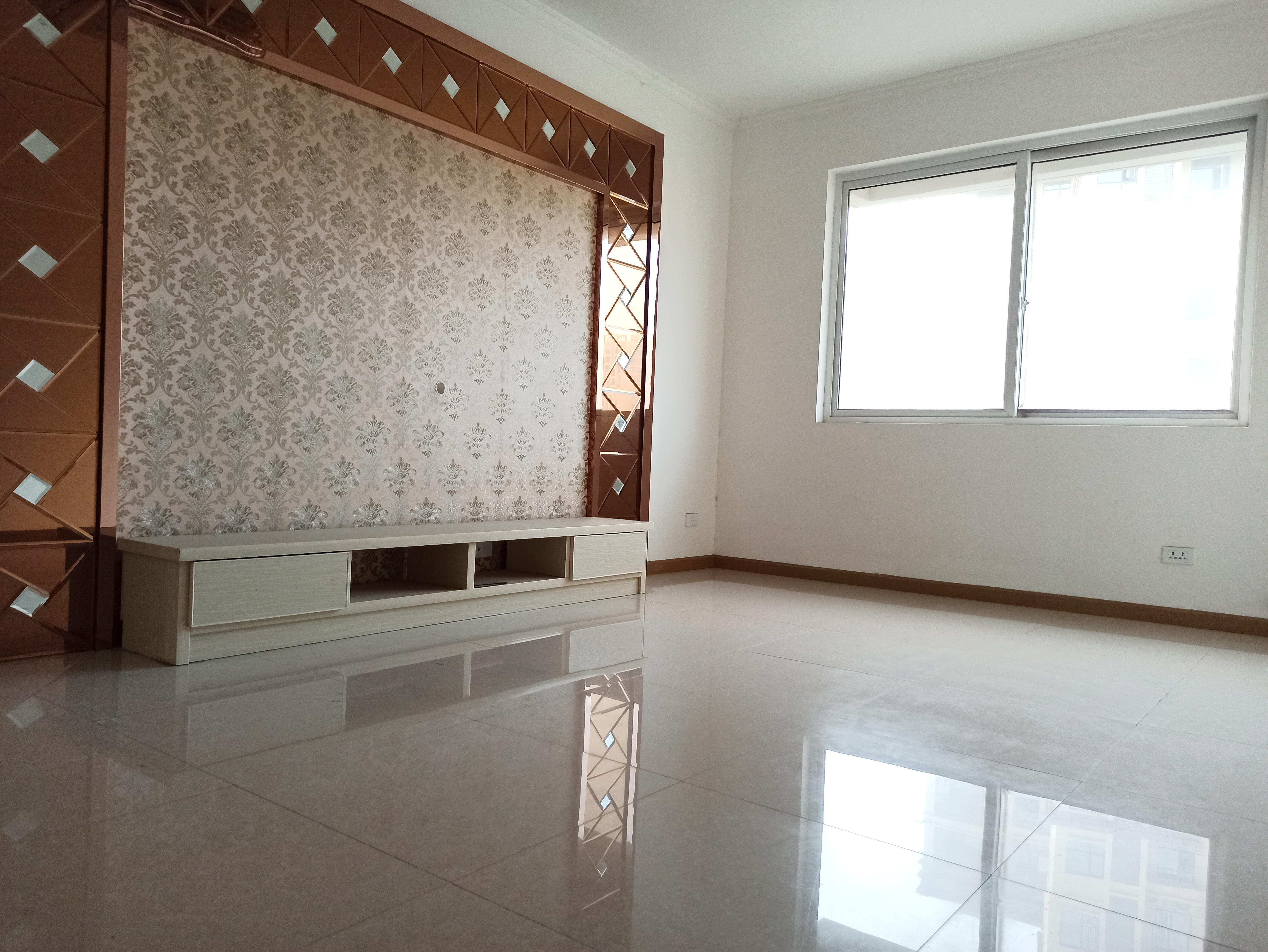 人才公寓精装大两房出租