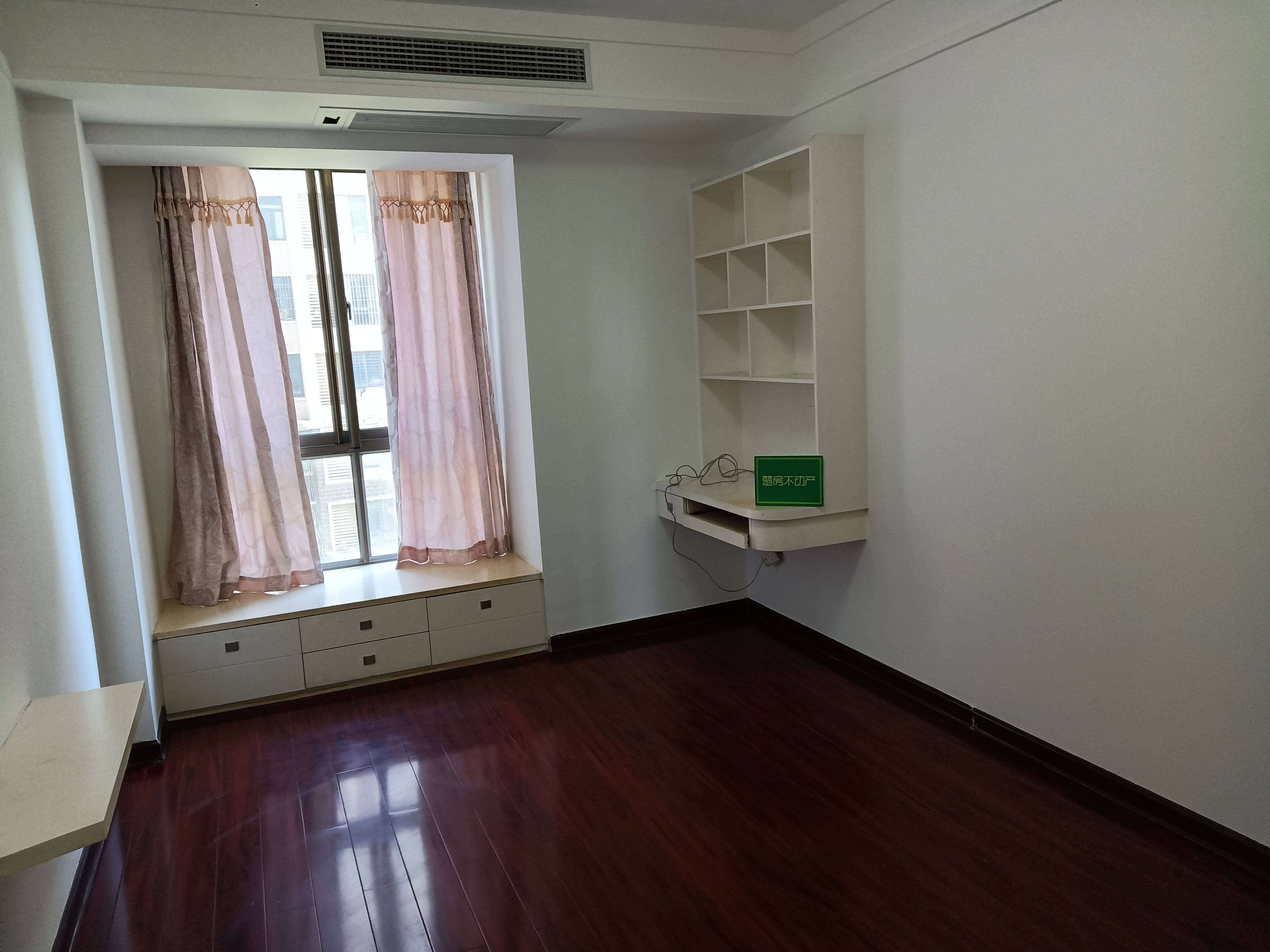 金诚花园地段好精装大四房看房有钥匙