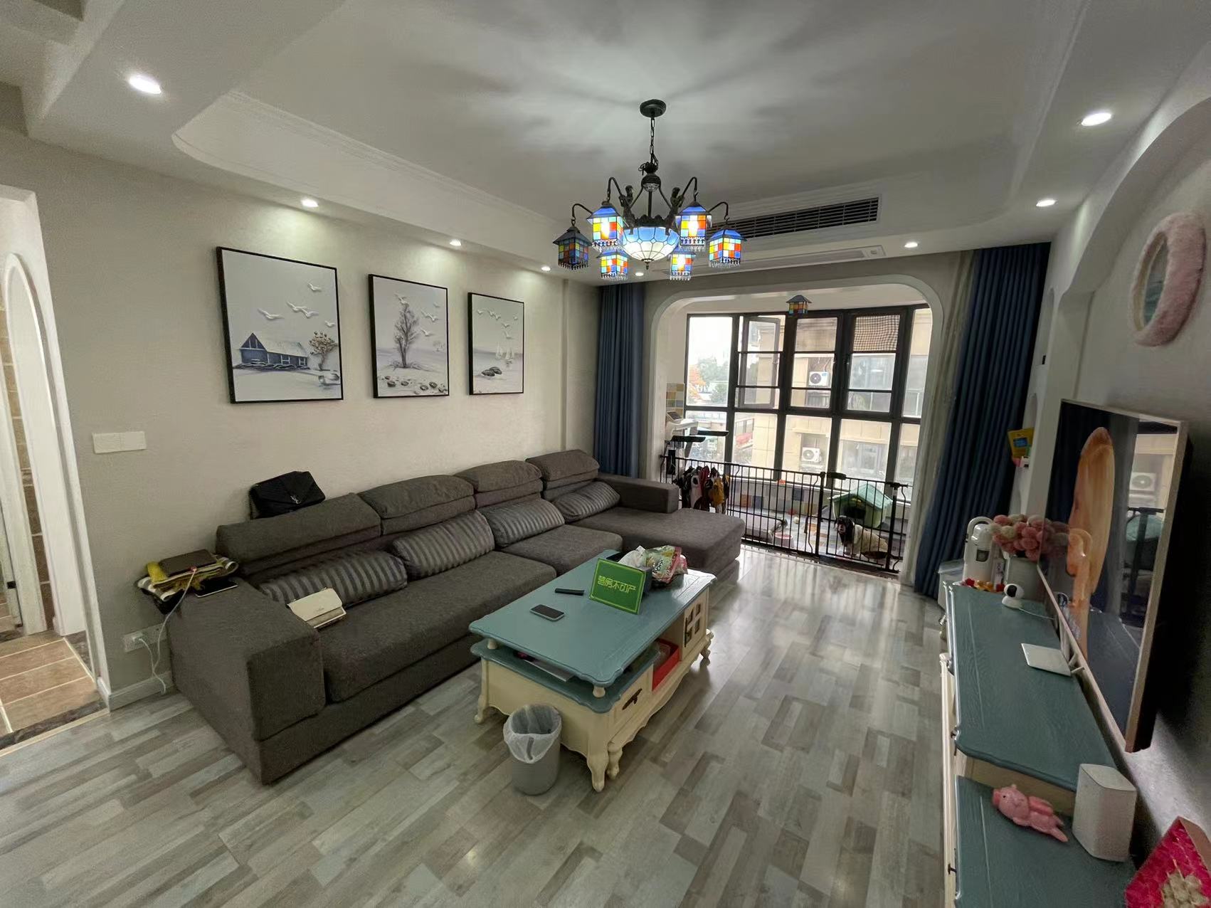 御台公馆证件在手装修很新三房两卫老证可以贷款品质小区