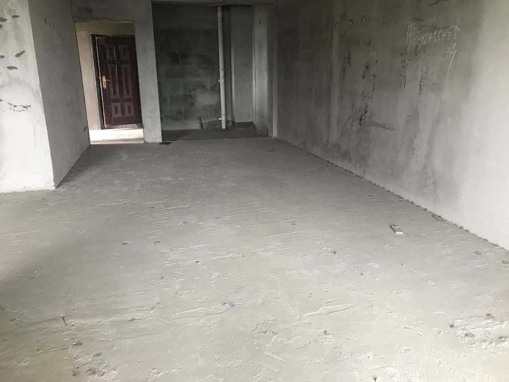 新城一号五期毛坯三房中间楼层送入户花园证件在手