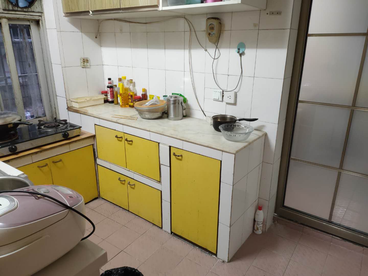 商城旁边三中对面步梯三楼业主急售 看房