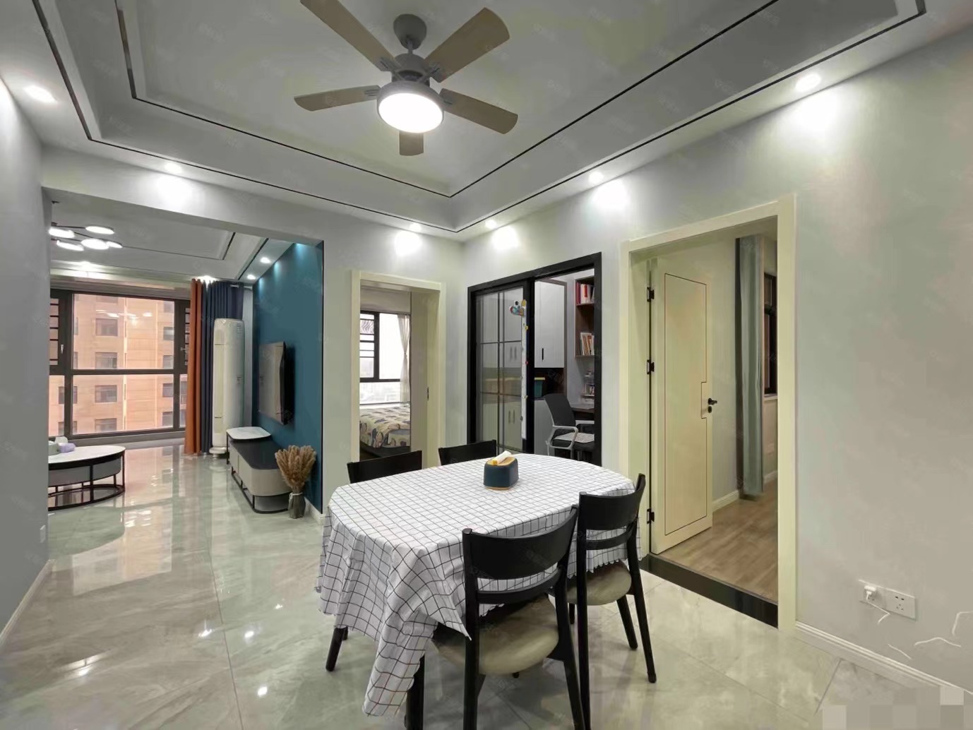 94，康湾一品,，精装三房，毛坯价格！​9.9成新，证满二，南北通透，手慢无