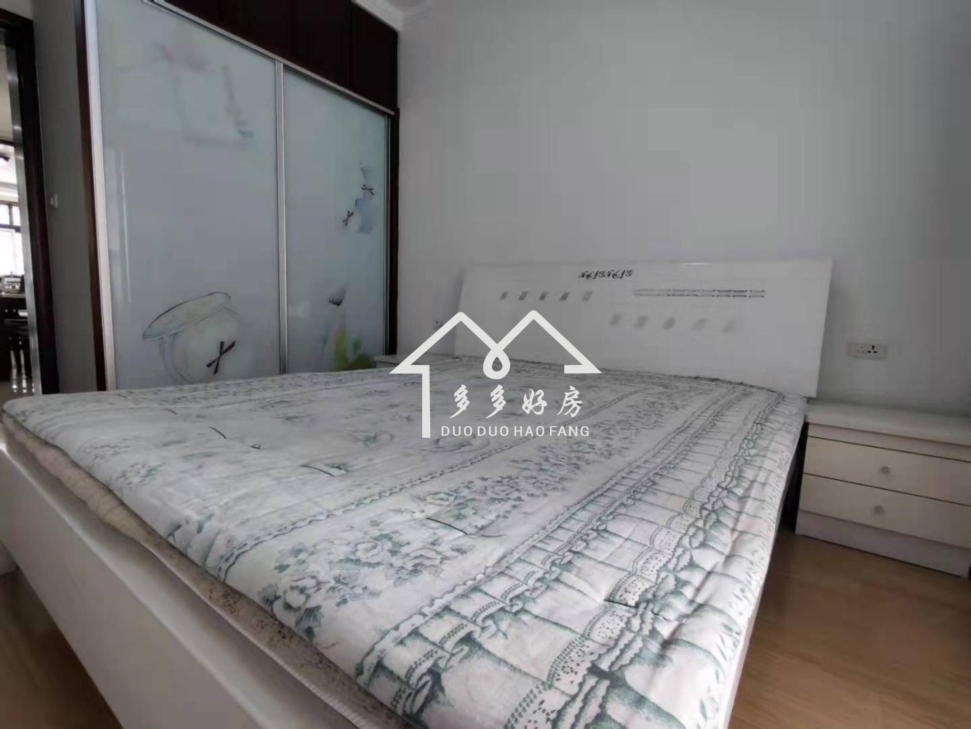 笆篓湾金居3室2厅1卫103平精装修家具家电全送53.8万优价出售