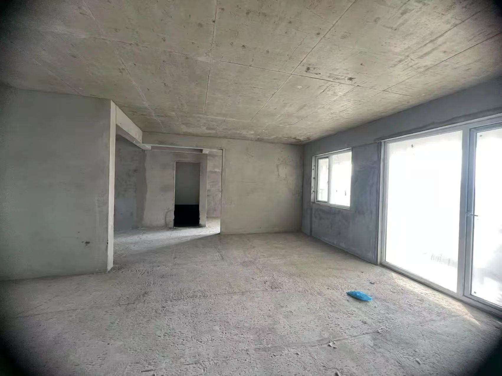 城南，蓝天花园，公园旁，一梯一户纯东边户，双阳台，南北通透，单价6000