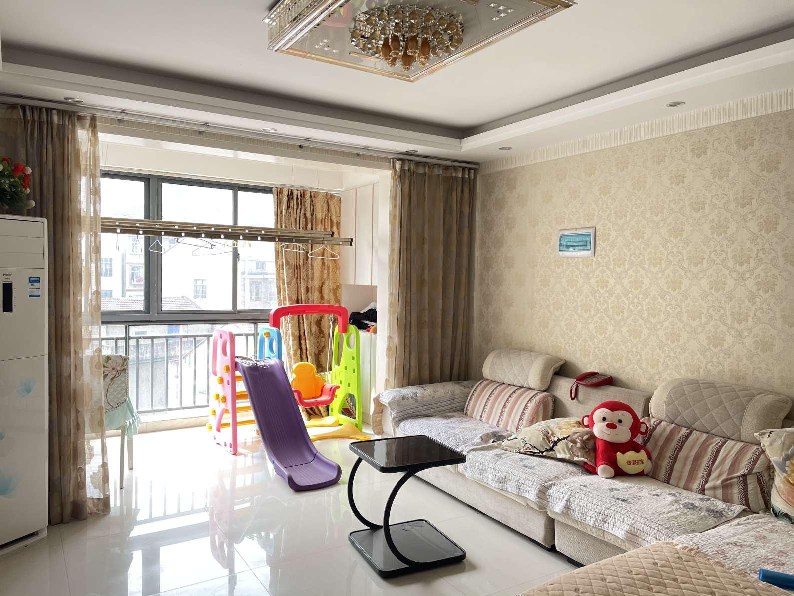 江汉名居花园洋房装修三房拎包入住