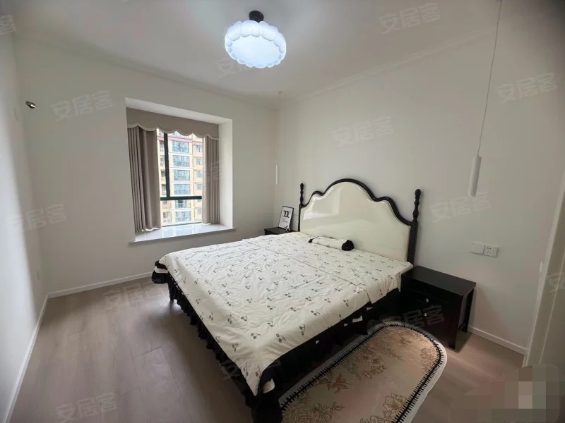 城南，新街，电梯19楼，边户，法式风三房，证满二，元泰三中沔阳xiao学