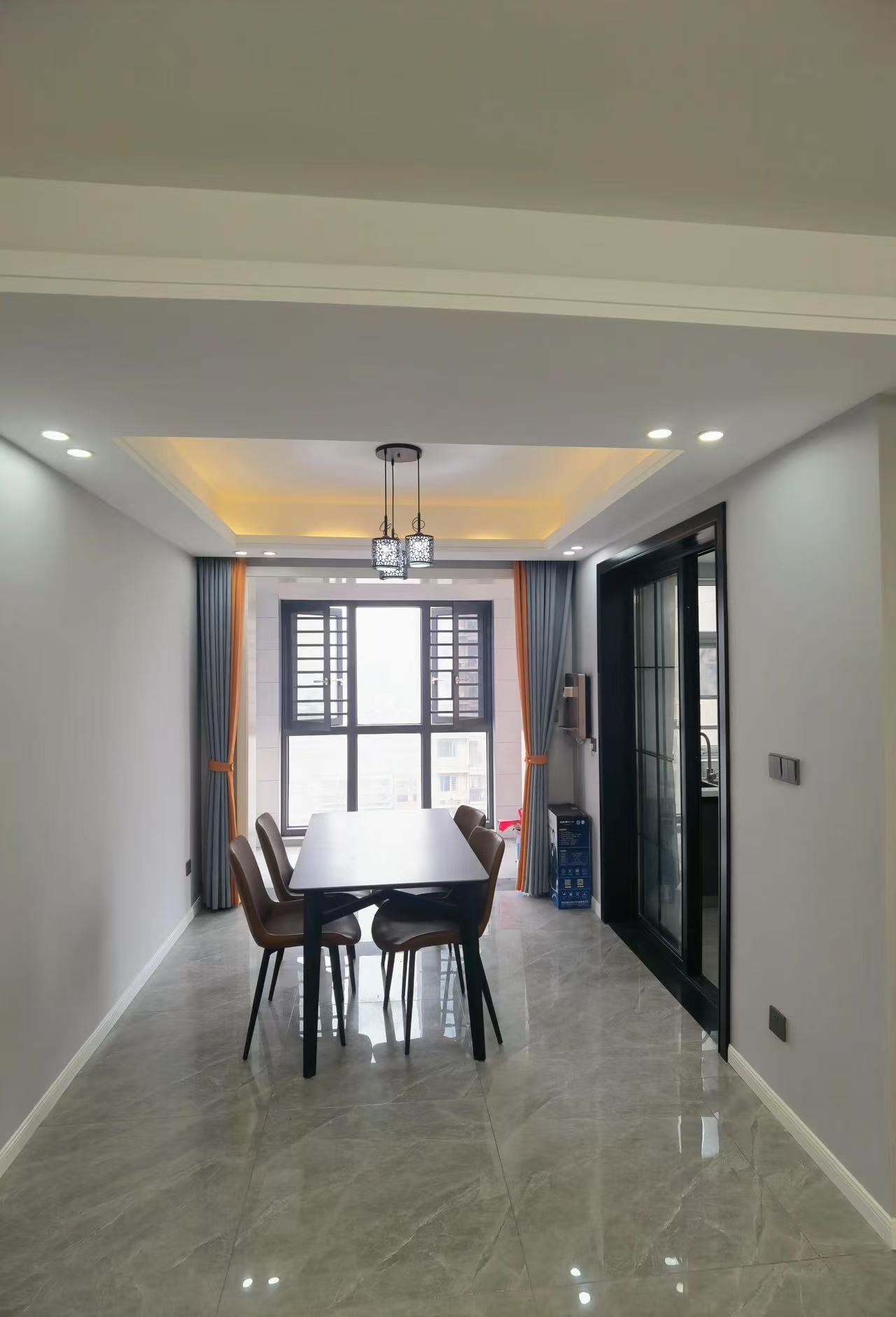 捡漏，城西，锦绣江山，精装三房，中间楼层，装修成色新，证满二