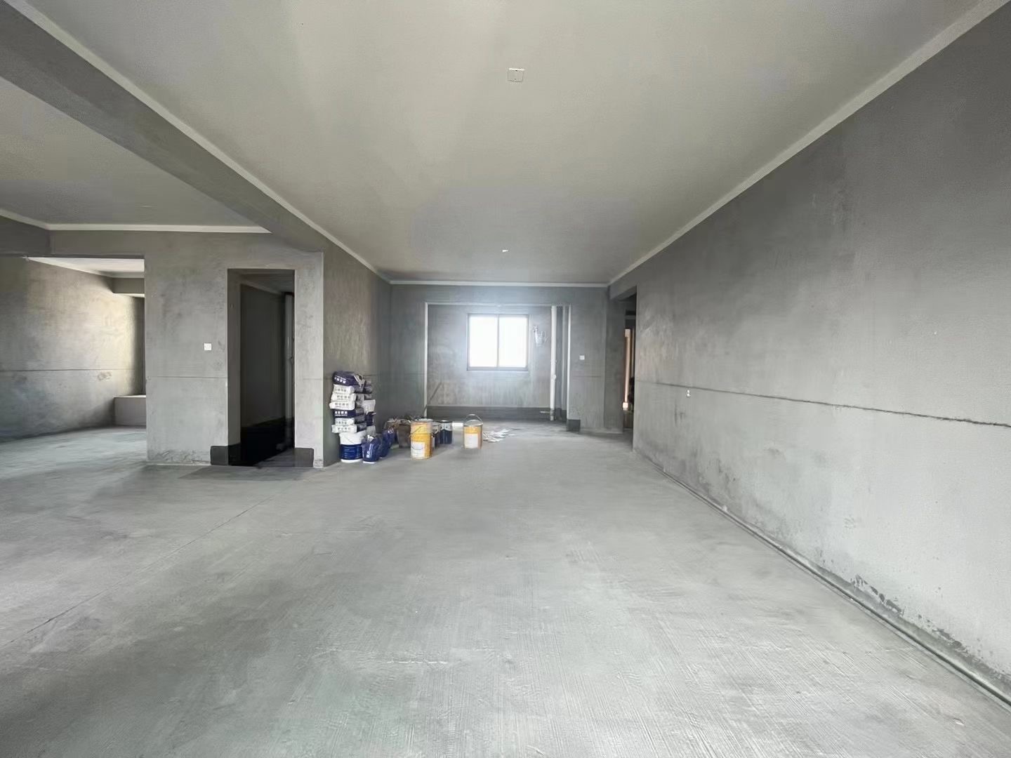 89，亏本出，吾‮广悦‬场，毛坯三房，视‮采野‬光‬好，送车位，南北通透大阳台