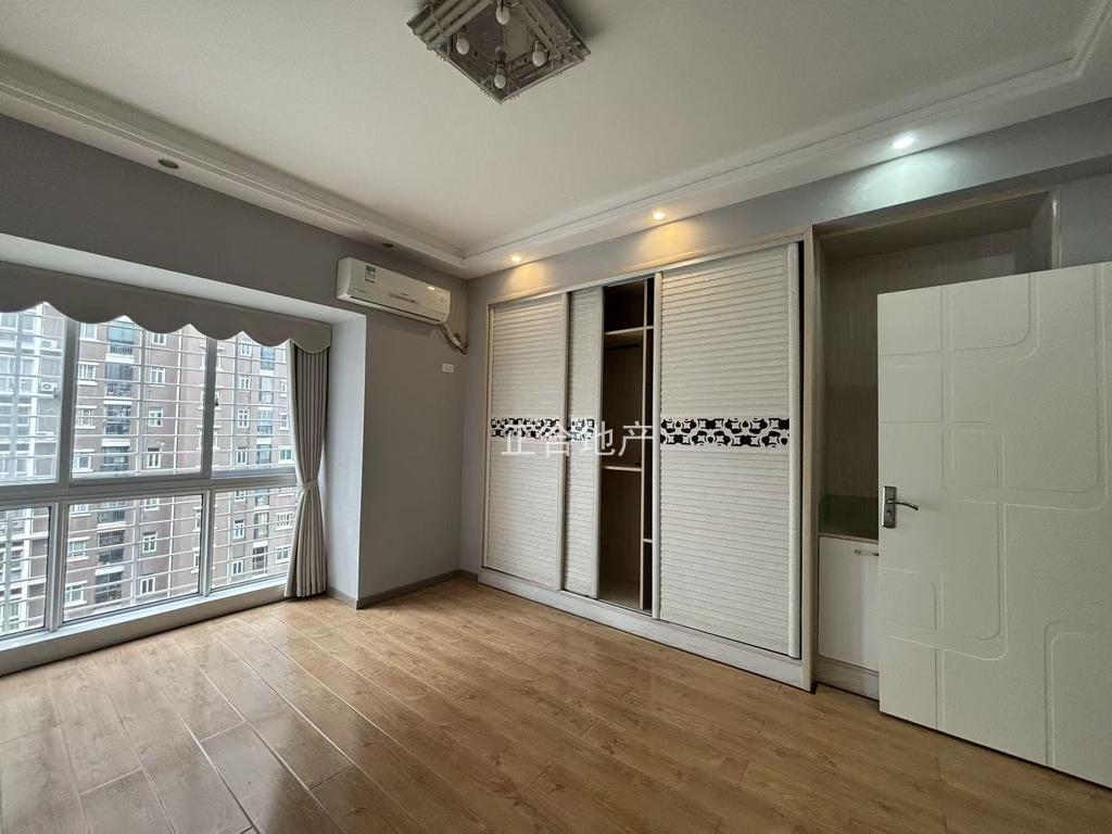 捡漏，电梯小高层，单价3900，老证，精装三房二卫，业主诚心出售