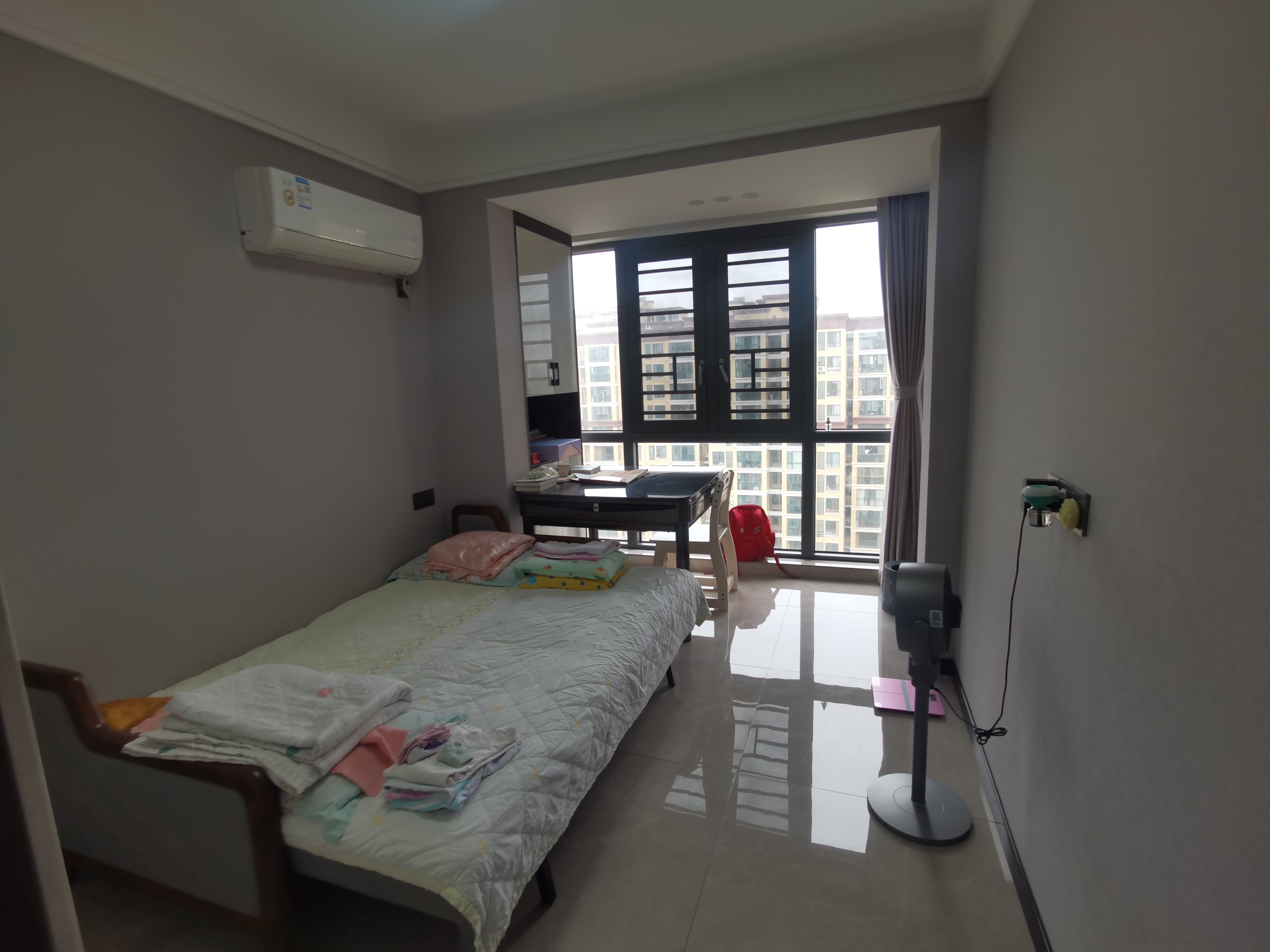 新城壹号四期全新装修大四房全屋品牌基本没住看房方便