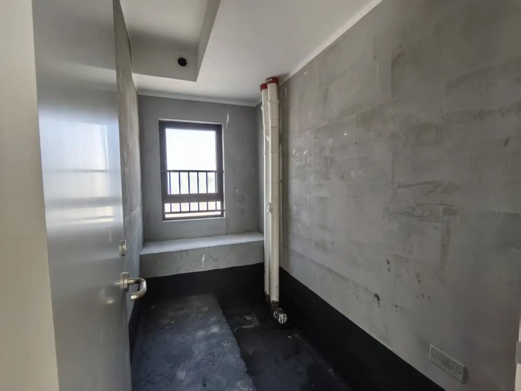 城南，吾悦广场，现房，单价5700，带‬车位，南北通透，大阳台