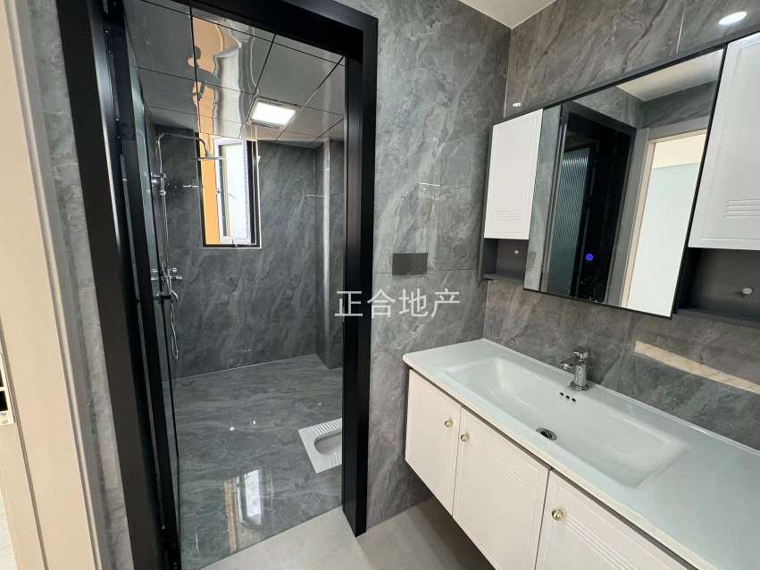 满庭春6期，精装三房，19楼，视野采光好，证满二，全新装修