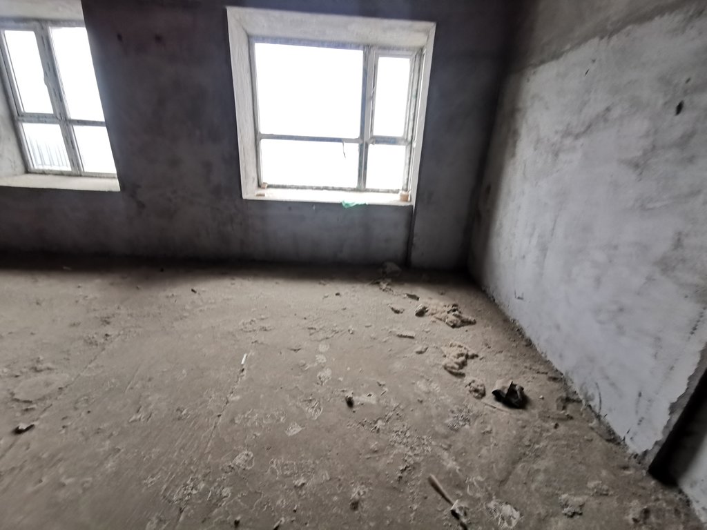 城南润泽天下毛坯小三房楼层好单价低诚心出售看房方便