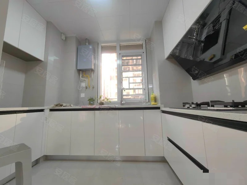 254，急售，沔阳公馆，全新精装三房，东边户，带车位，满二，一天未住