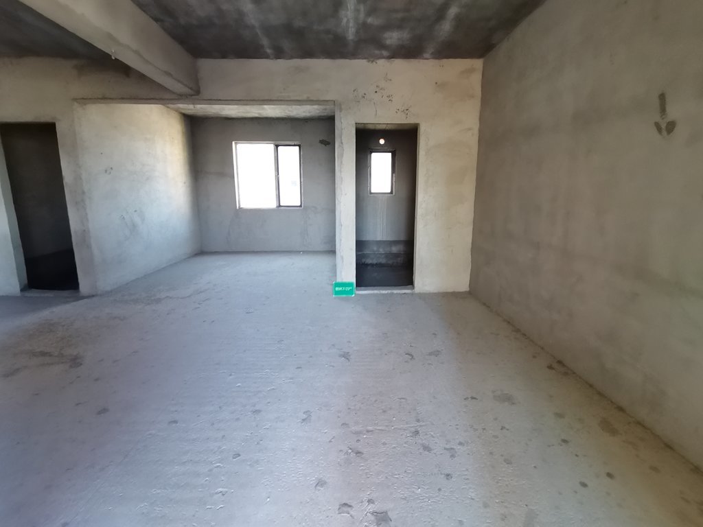 老人民医院环球广场毛坯大三房边户，采光视野好，出租自住都可以